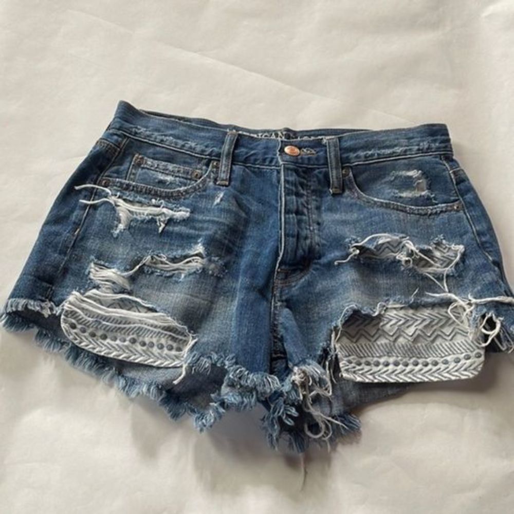 - American Eagle Outfitters jean shorts.*